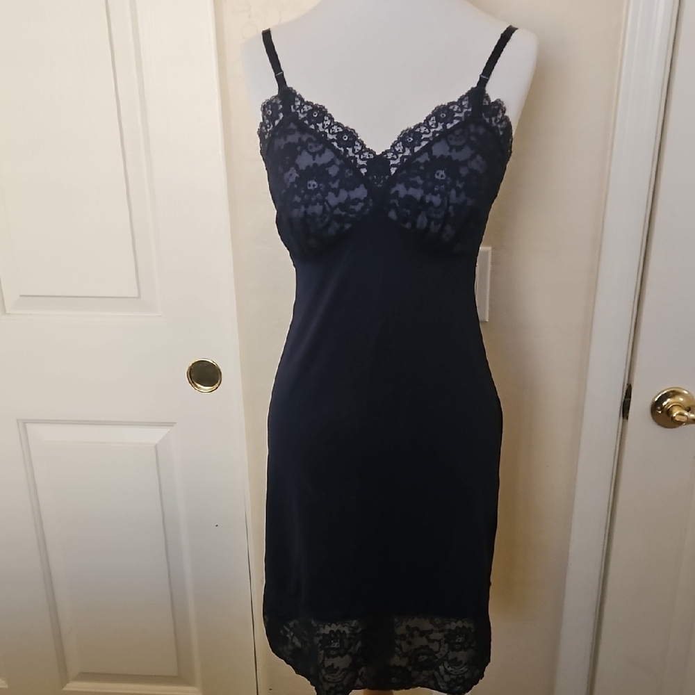 Elegant Navy Lace Chemise